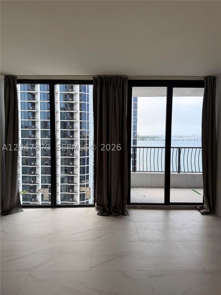Property Photo:  555 NE 15th St 23D  FL 33132 