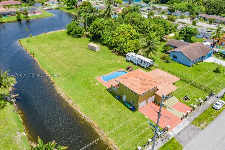 Property Photo: 17135 NW 19th Ave FL 33056