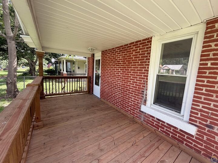Property Photo: 420 SW Clay St KS 66606