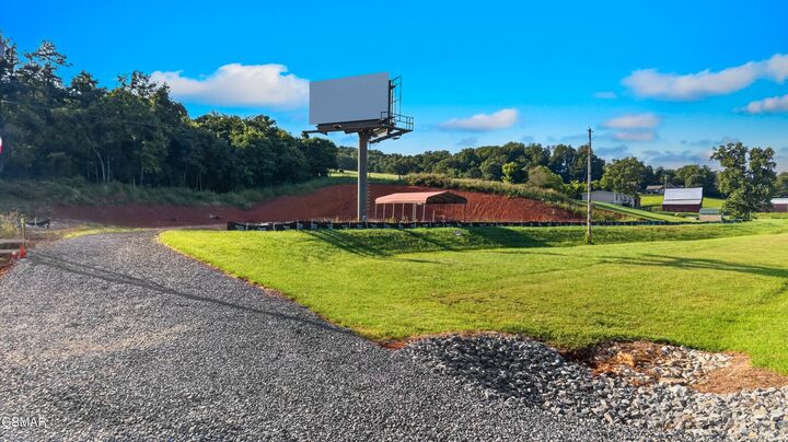 Property Photo: 505 N Highway 92 TN 37760