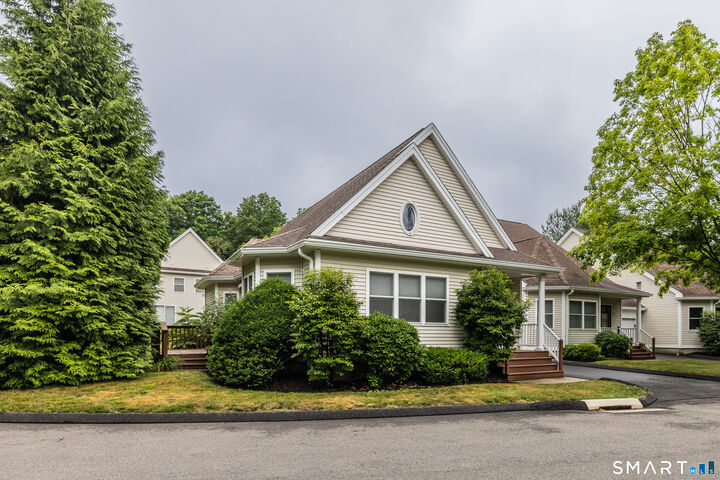 Property Photo: 194 Summerfield Gardens 194 CT 06484