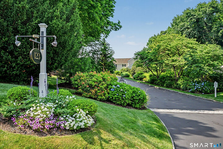 Property Photo:  123 Richmond Hill Road 9  CT 06840 