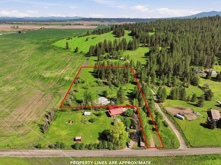 Property Photo: 8325 E Lindgren St WA 99217