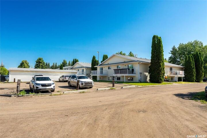 Property Photo: 430 Berini Drive SK S7N 3N8
