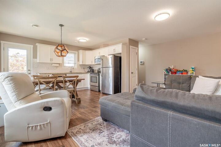 Property Photo: 1225 Empress Street 317 SK S4T 1G7