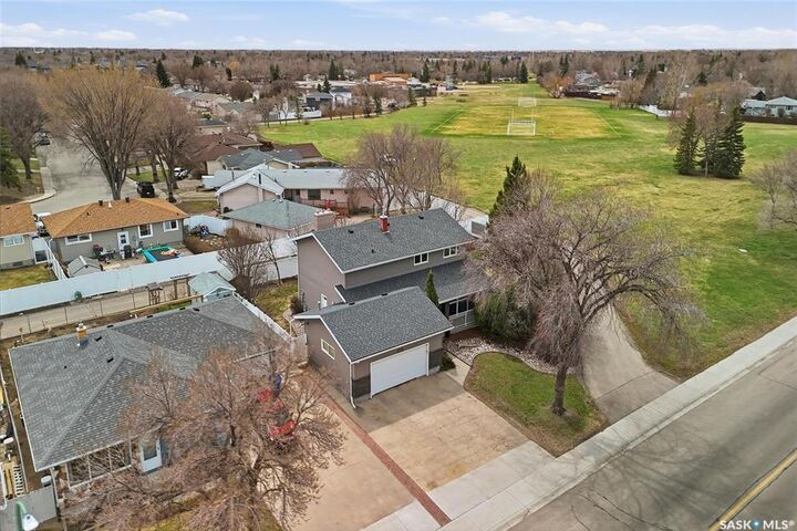 404 Dalgliesh Drive — photo 1