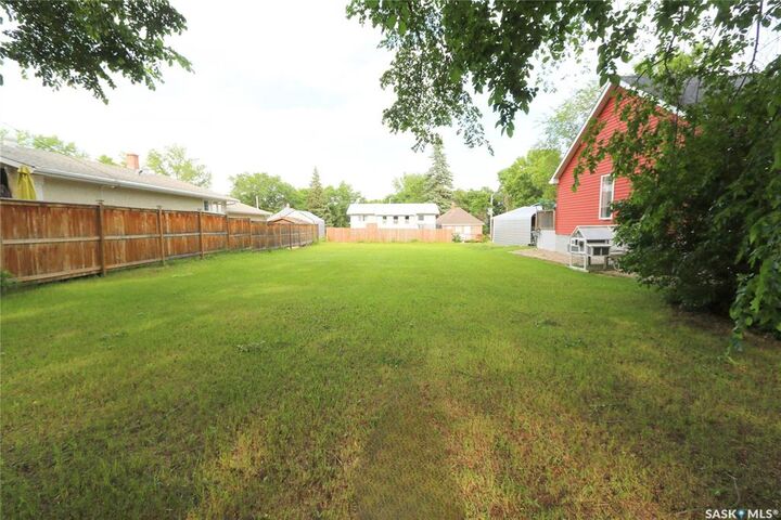 Property Photo:  281 Second Avenue N  SK S3N 1H1 