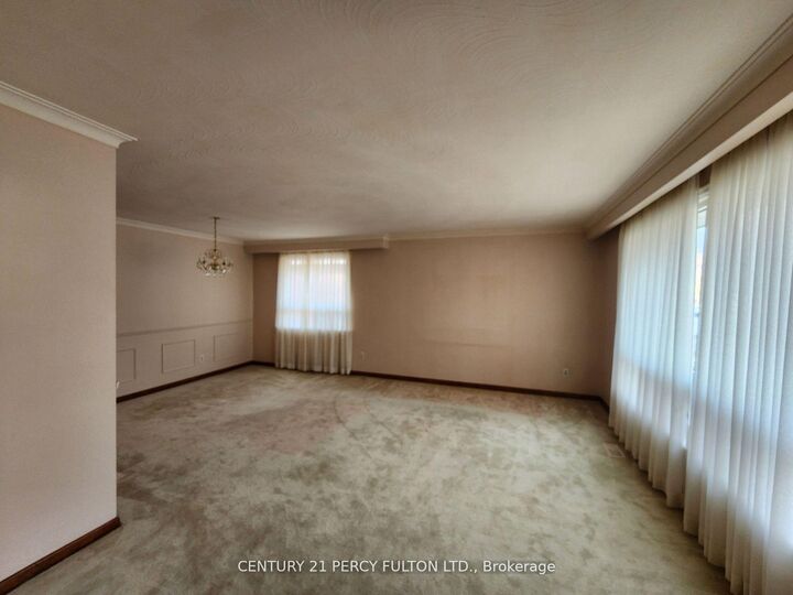 Property Photo: 464 Scarborough Golf Club Road ON M1G 1H1