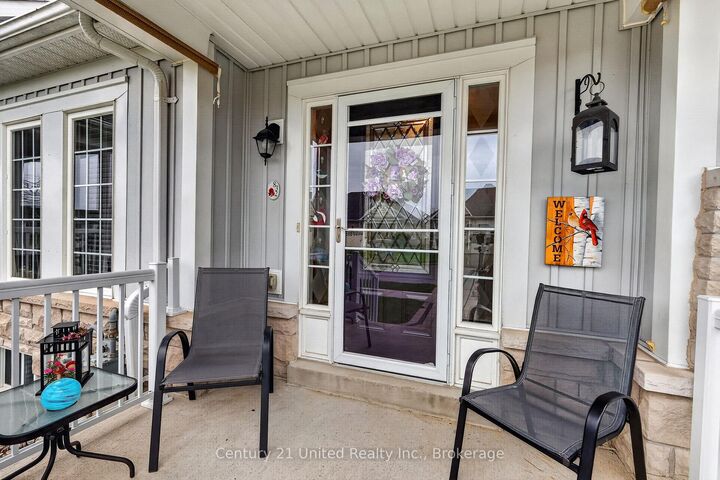 Photo de la propriété:  832 Leslie Street  ON K9A 0H2 