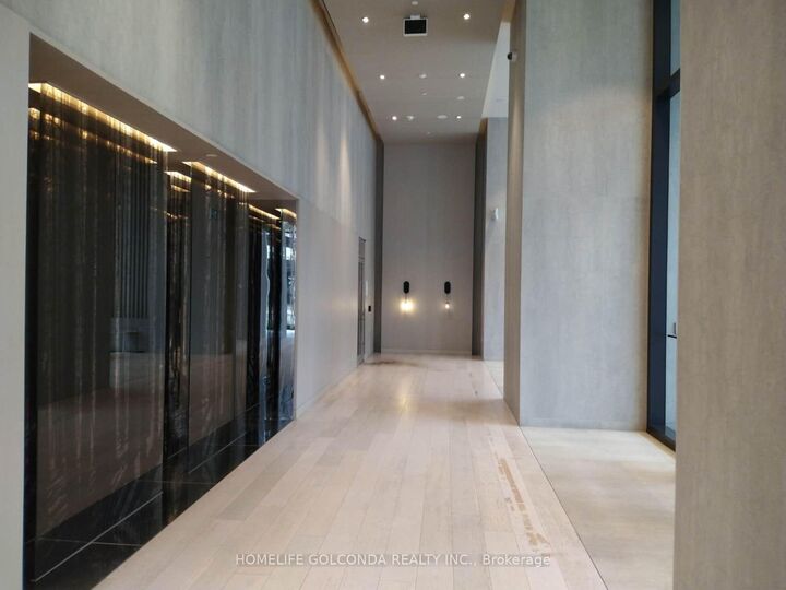 Property Photo: 55 Cooper Street 6508 ON M5E 0G1