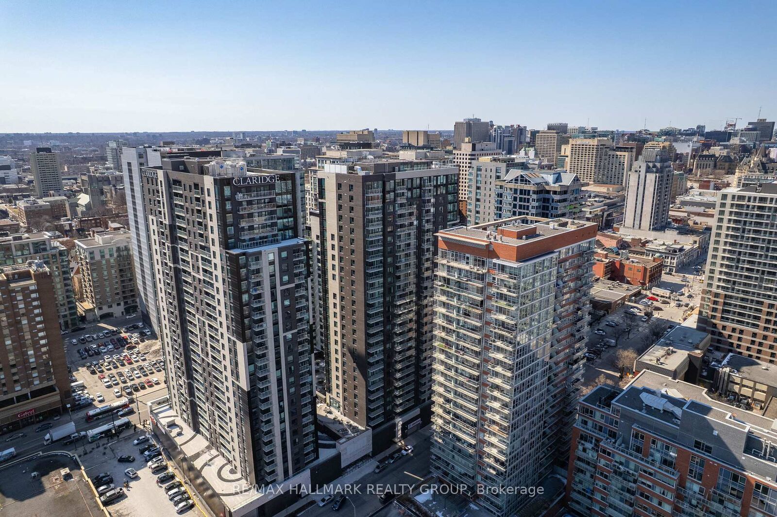 Property Photo: 180 George Street 1703 ON K1N 0G8