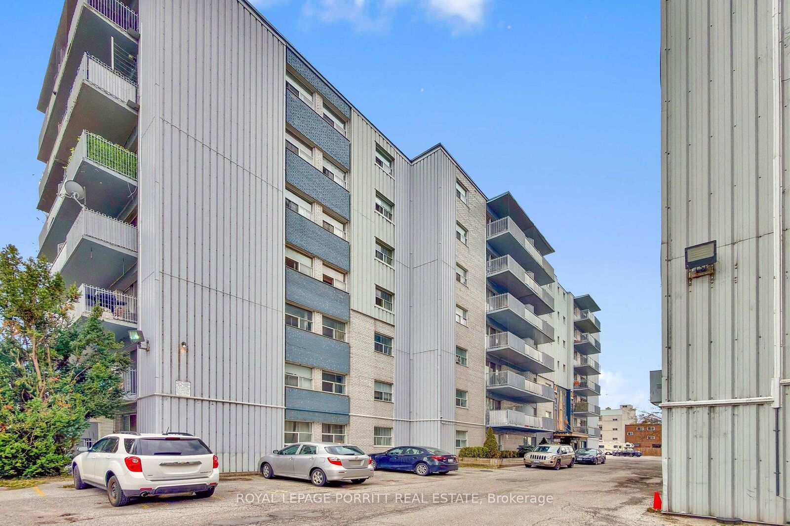 Property Photo:  2 Superior Avenue 39  ON M8V 2M3 