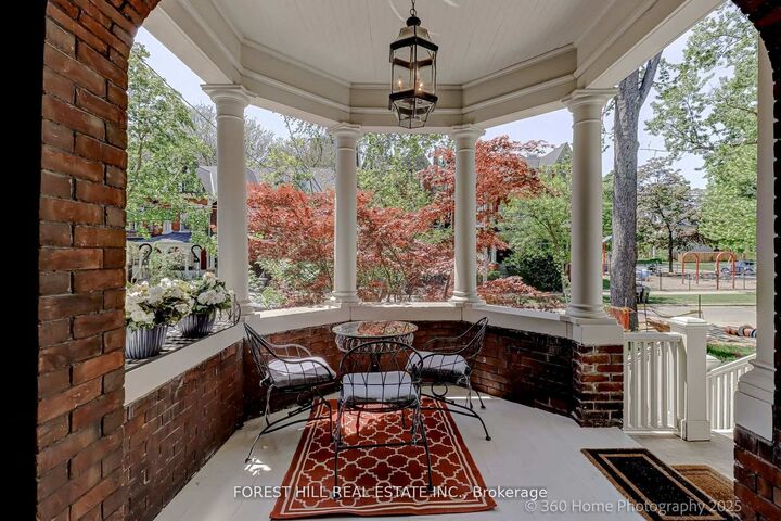 Property Photo: 379 Huron Street ON M5S 2G5