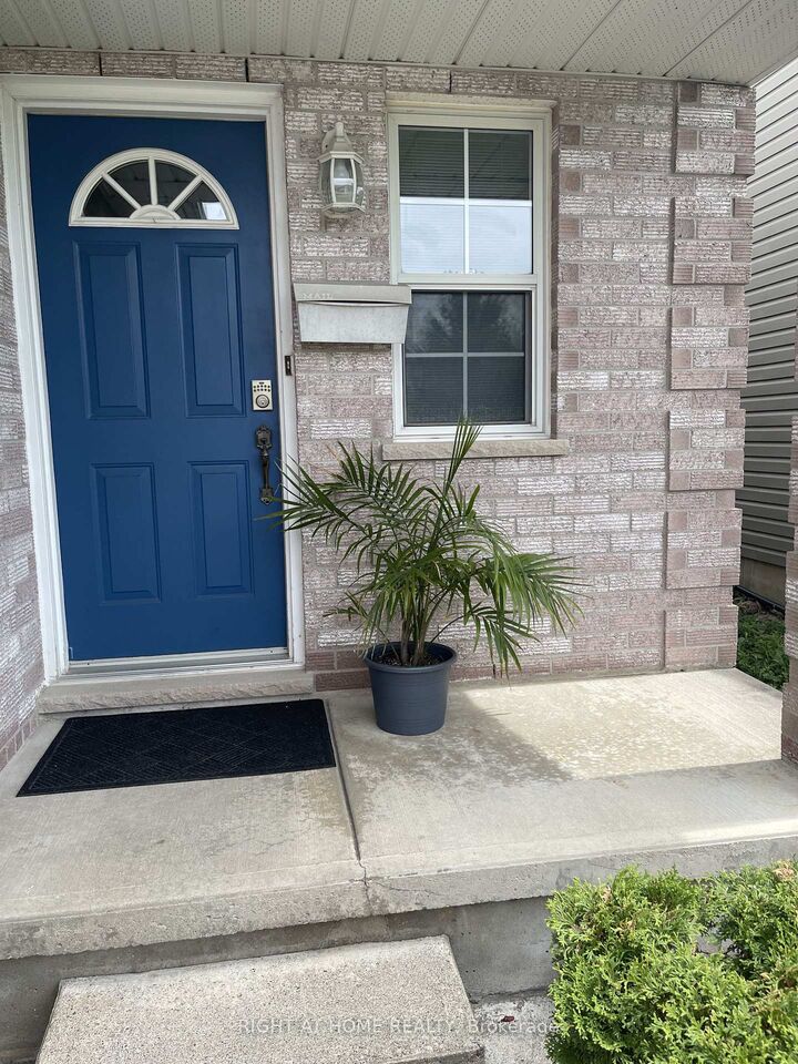 Property Photo:  33 Phair Crescent Room 1  ON N5Z 5B5 