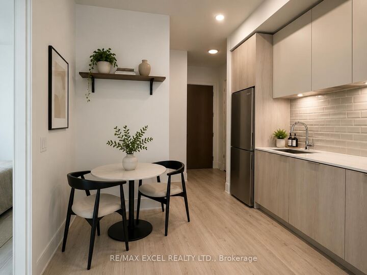Property Photo:  65 Annie Craig Drive Uph05  ON M8V 0G2 