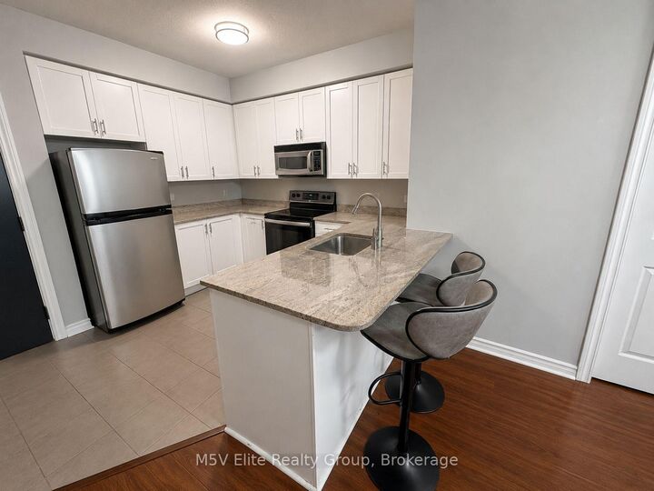 Property Photo:  3504 Hurontario Street 212  ON L5B 0B9 
