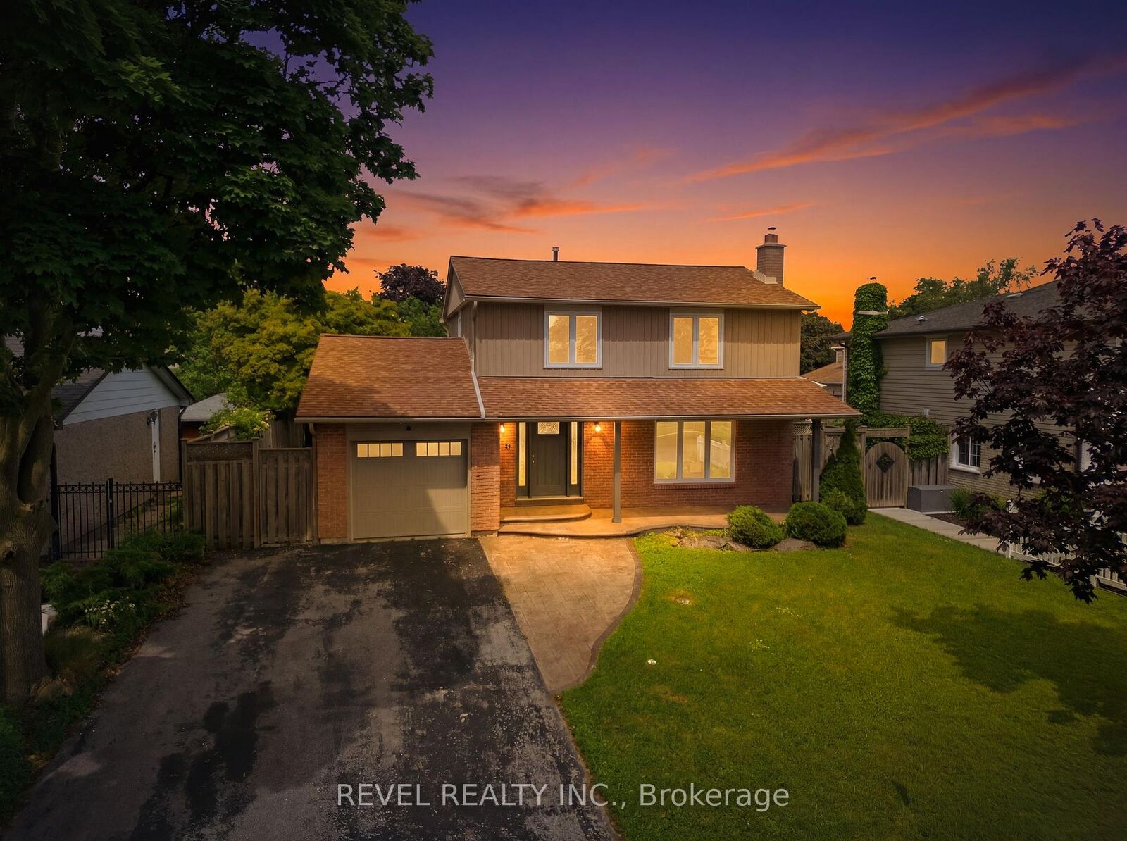 Property Photo:  96 Bolland Crescent  ON L1S 3G9 