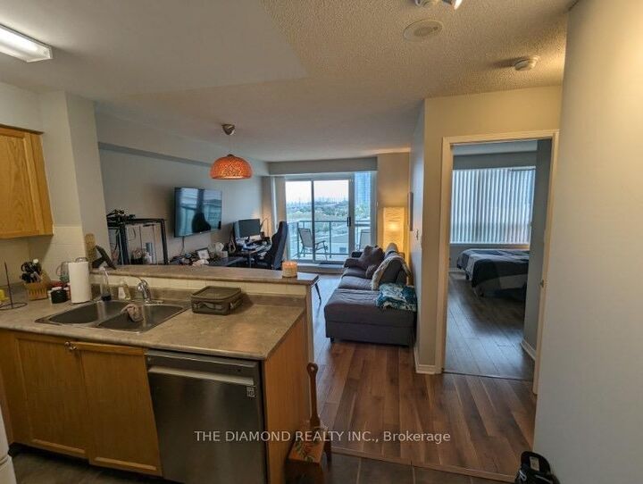 Property Photo:  9 Michael Power Place 610  ON M9A 0A5 