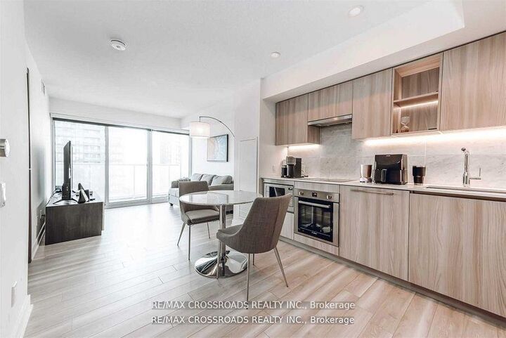 Property Photo: 17 Bathurst Street 1508 ON M5V 0N1