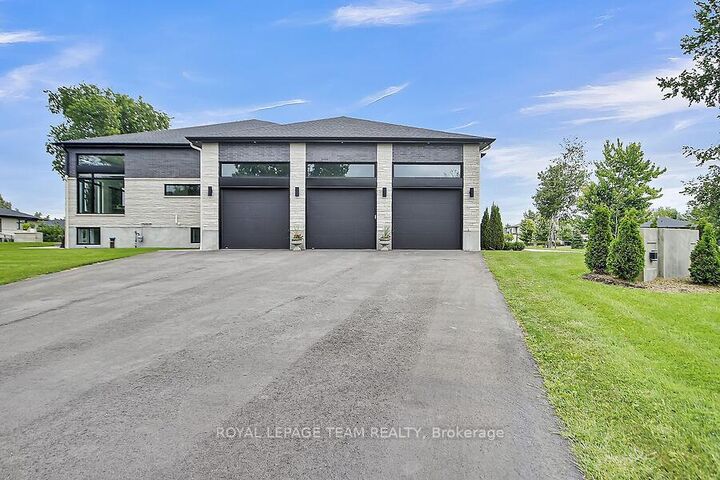 Property Photo: 6865 Pebble Trail Way ON K4P 0C4