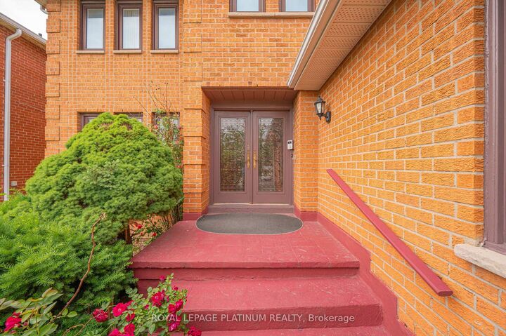 Property Photo: 12 O'Hara Place ON L6Y 3R9