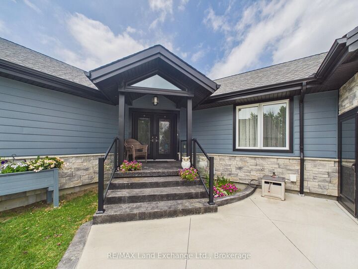 Property Photo:  752 Lake Range Drive  ON N2Z 0B3 