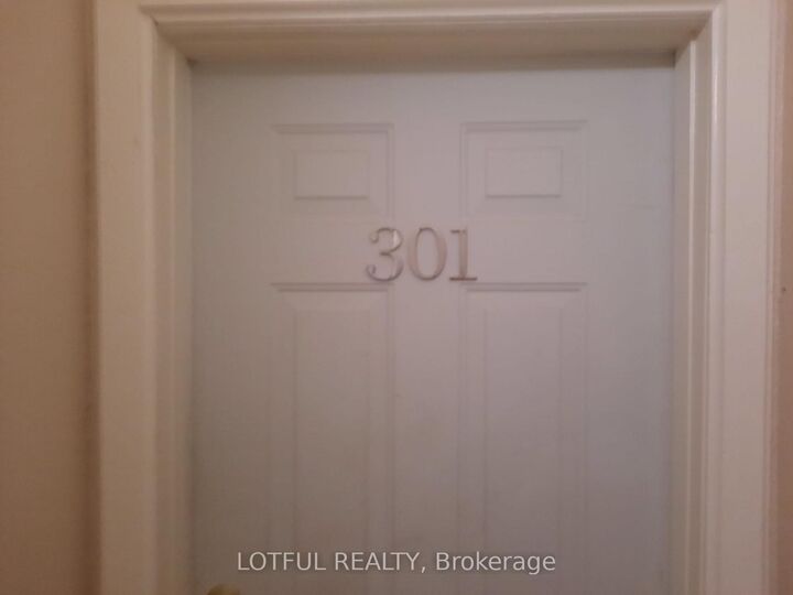 Property Photo:  192 King Street W 301  ON K0E 1T0 