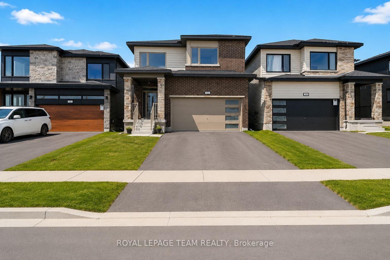 Property Photo:  803 Crossgate Street  ON K2J 7E3 