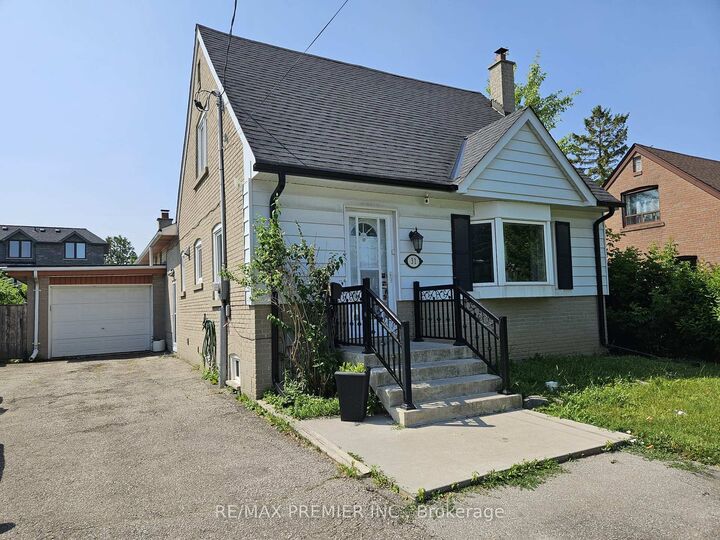 Property Photo:  31 Compton Crescent Main &Amp 2nd  ON M3M 2C3 