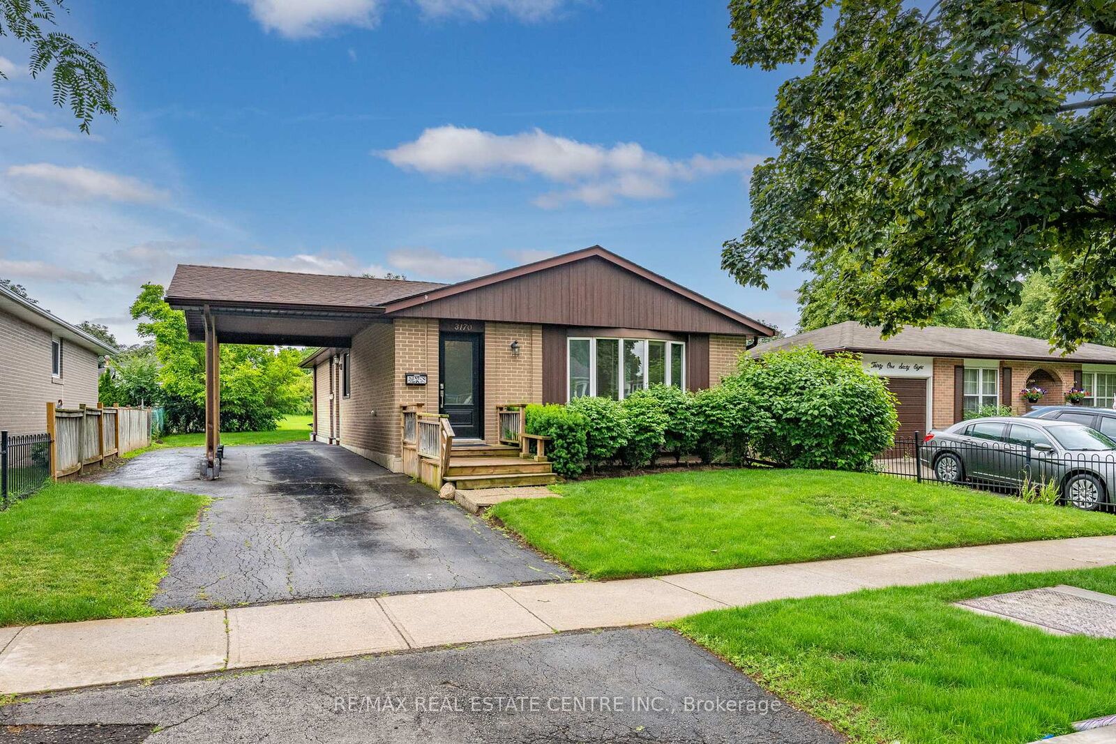 Property Photo:  3170 Palmer Drive  ON L7M 1L4 