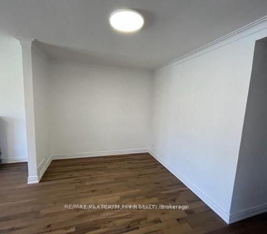 Property Photo: 293 Ellerslie Avenue ON M2R 1B6