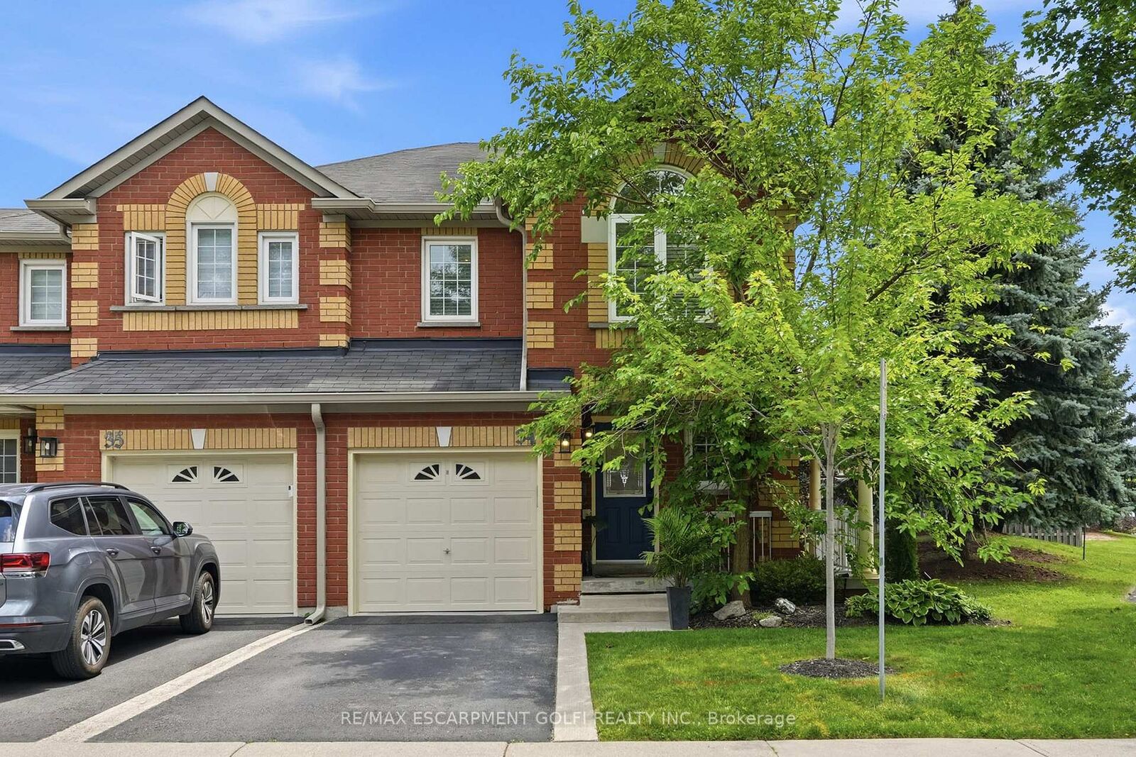Property Photo:  2022 Atkinson Drive 34  ON L7M 4H6 