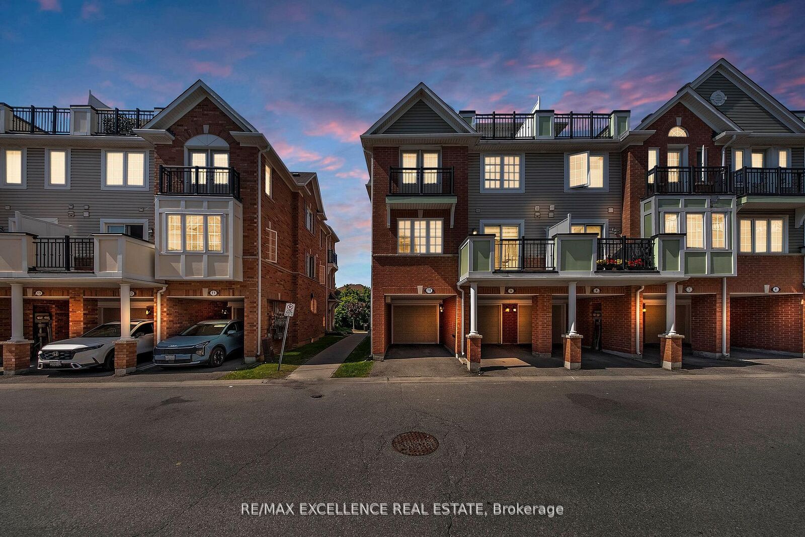 Property Photo:  2614 Dashwood Drive 10  ON L6M 0K5 