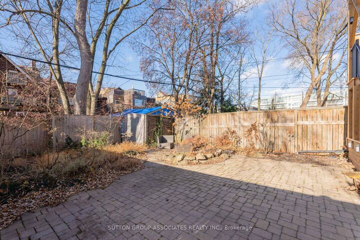 Property Photo:  672 Huron Street Unit #B  ON M5R 2R9 