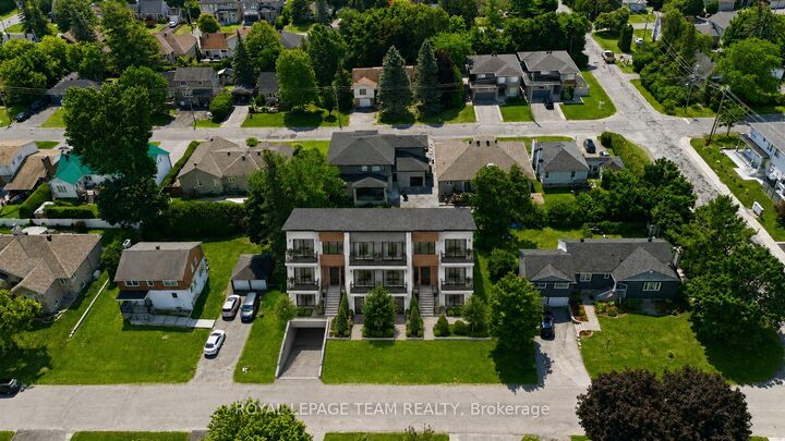 Property Photo: 84 Rita Avenue ON K2G 2H1