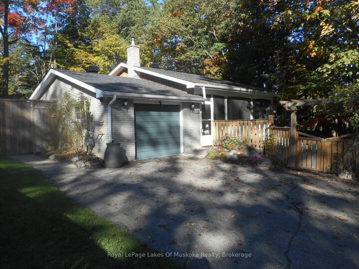 115 Douglas Street — photo 1
