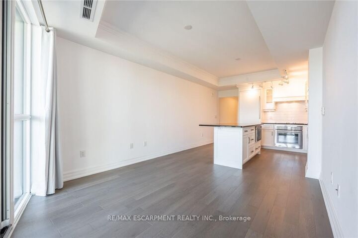 Property Photo:  2060 Lakeshore Road 406  ON L7R 0G2 