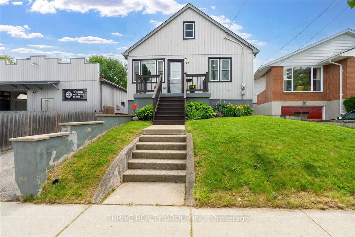 Property Photo: 37 Emery Street W ON N6J 1R7