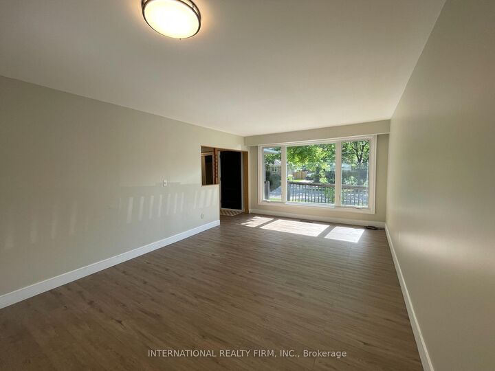 Property Photo: 32 Jasper Drive ON L4G 3B9