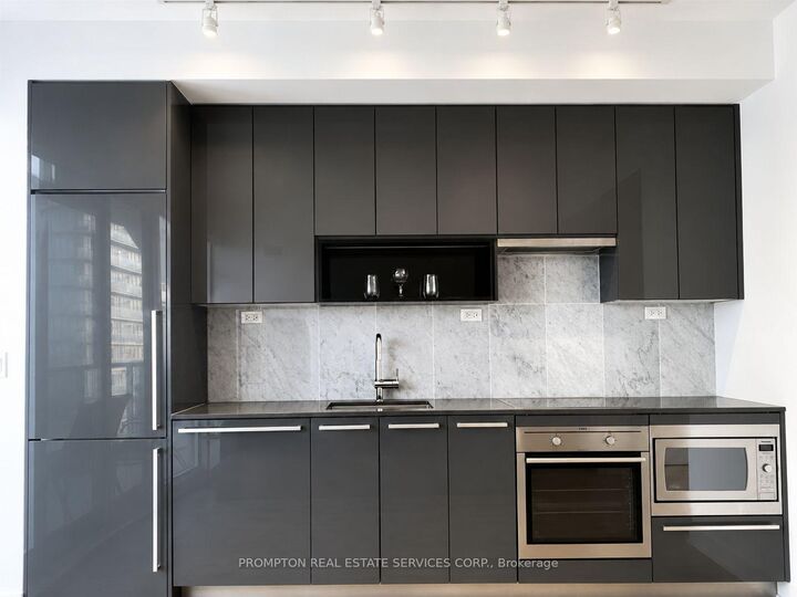 Property Photo:  115 McMahon Drive 2207  ON M2K 0E3 
