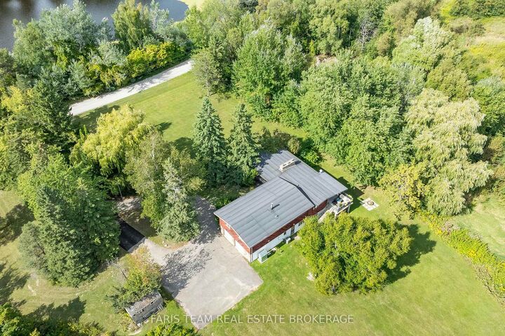 Property Photo: 175 South Summit Farm Road ON L7B 1J8