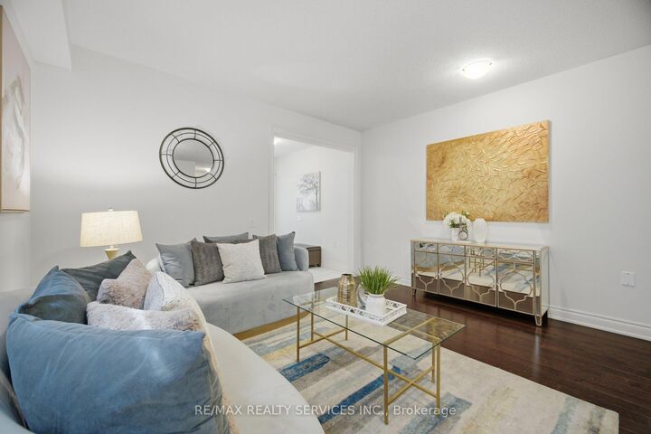 Property Photo: 585 Dougall Avenue ON L7C 3Z2