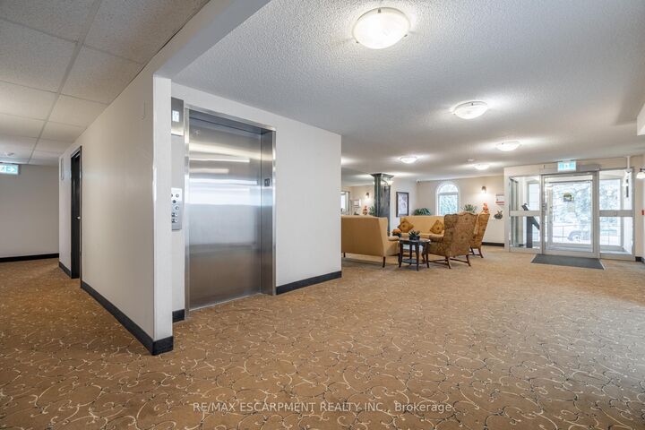 Property Photo: 970 Golf Links Road 306 ON L9K 1J8