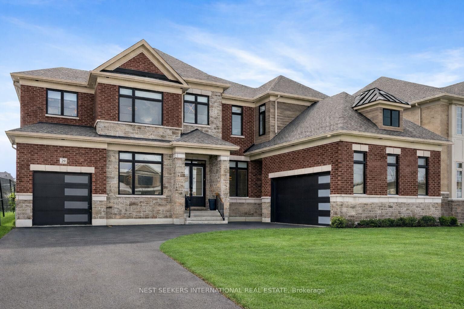 Property Photo: 29 Marigold Boulevard ON L0G 1W0