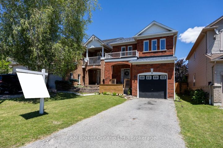 Property Photo:  9 Candlebrook Drive  ON L1R 2V4 