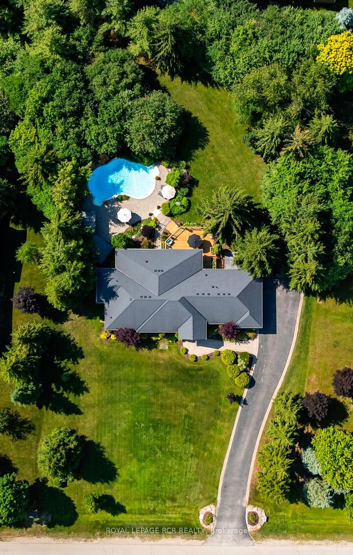 Property Photo: 6 Brookhaven Crescent ON L9W 7L9