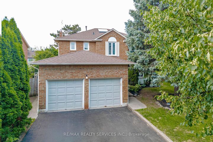50 Barr Crescent — photo 1