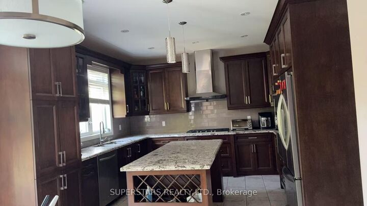 Property Photo:  82 Summeridge Drive Bdrm #1  ON L4J 8T3 