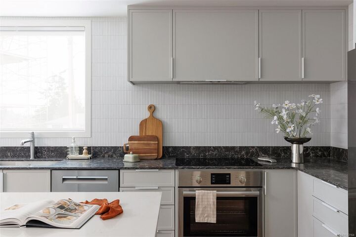 Property Photo:  1520 Louise Pl #2  BC V8P 2T8 