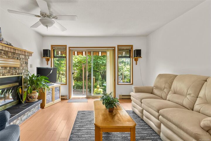 Property Photo:  1144 Verdier Ave #1  BC V8M 1K2 